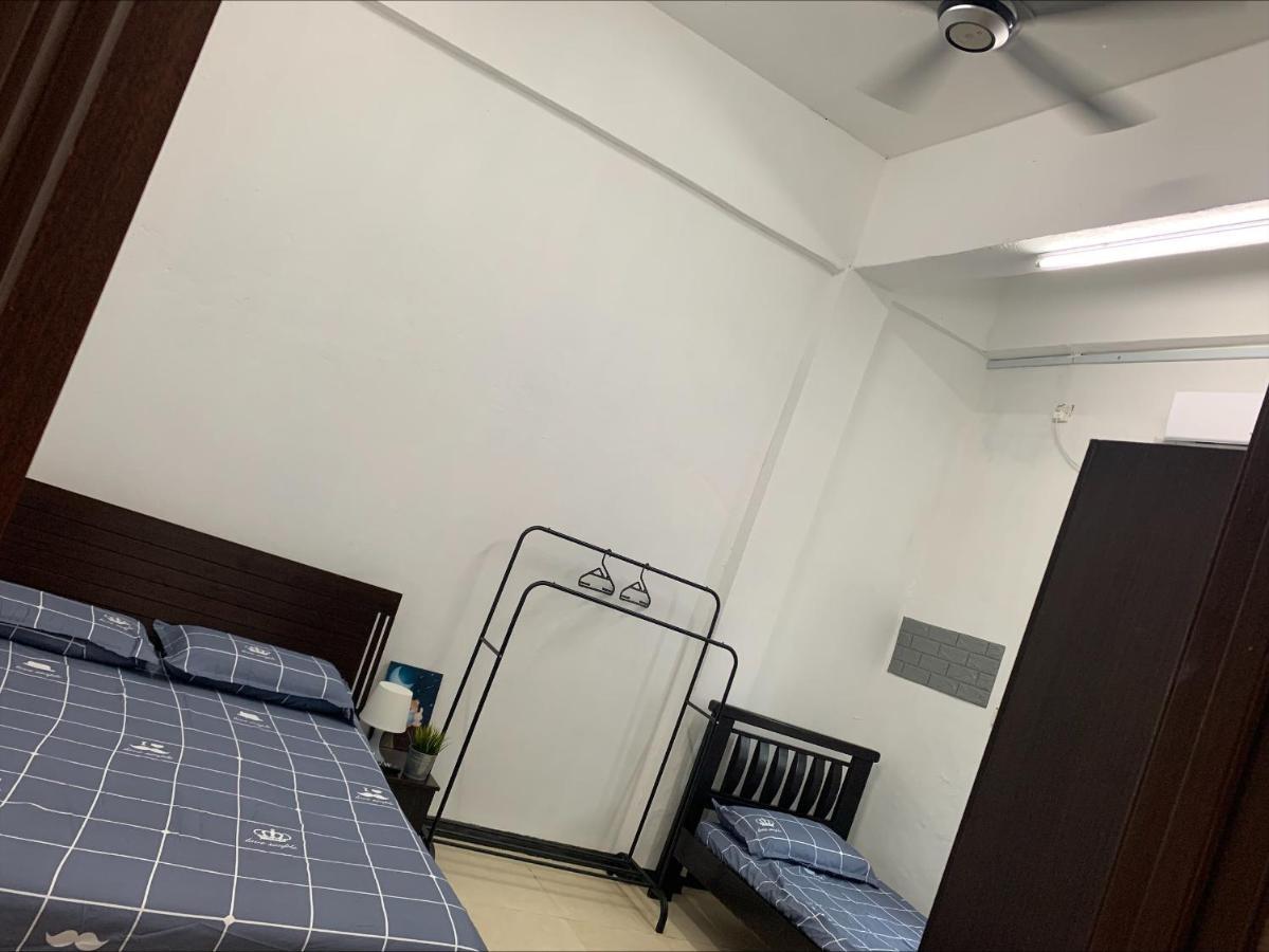La Wood Homestay 캄풍 쿠알라 베숫 외부 사진